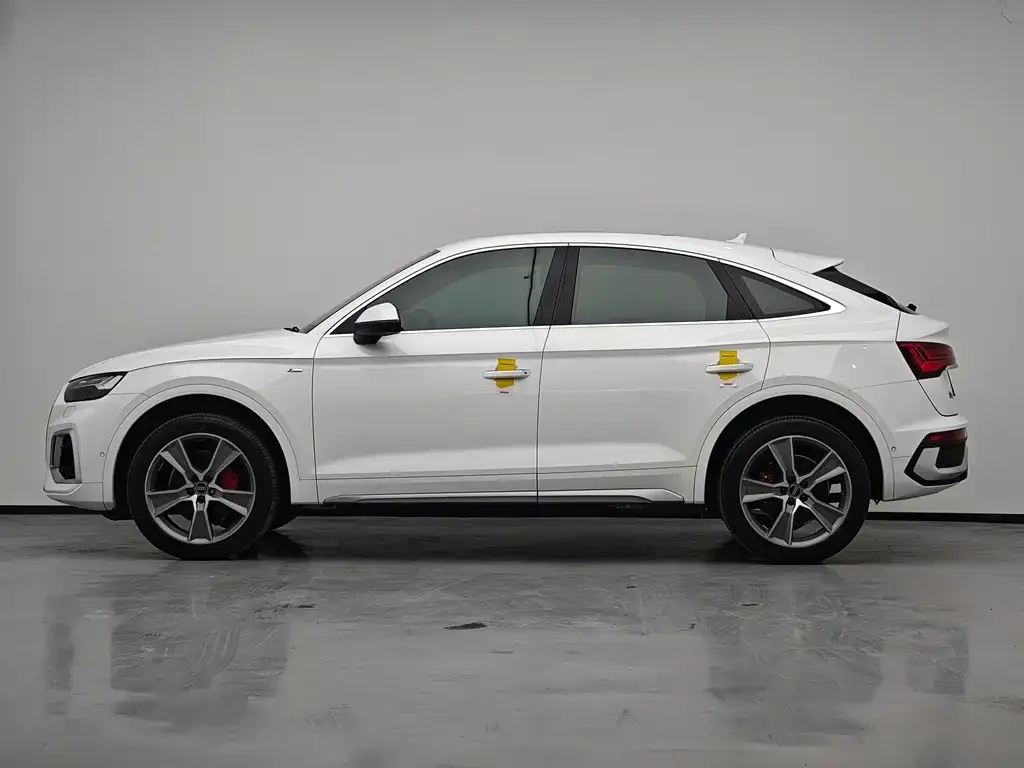 Audi Q5L Sportback — фото 5