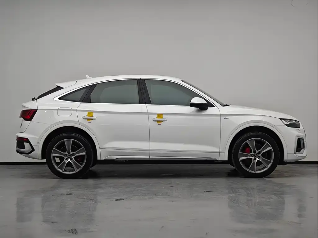 Audi Q5L Sportback — фото 4