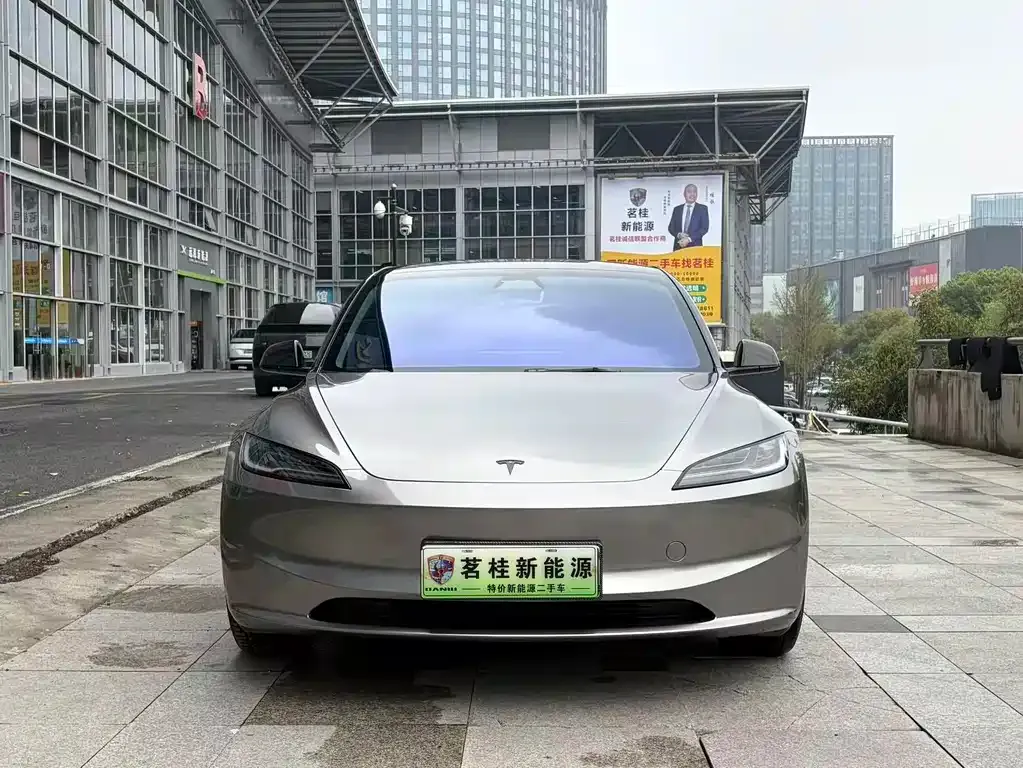 Tesla Model 3 — фото 6