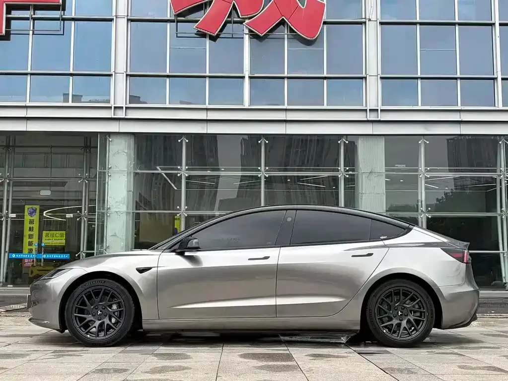 Tesla Model 3 — фото 2