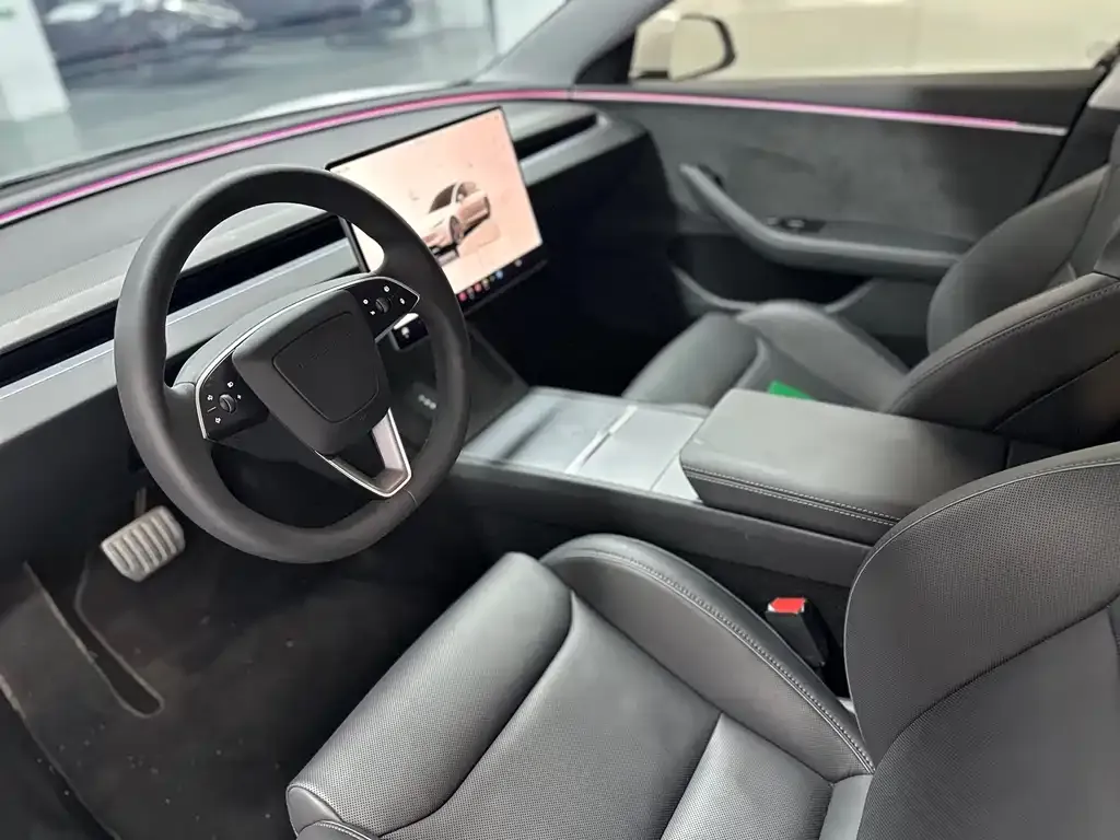 Tesla Model 3 — фото 3