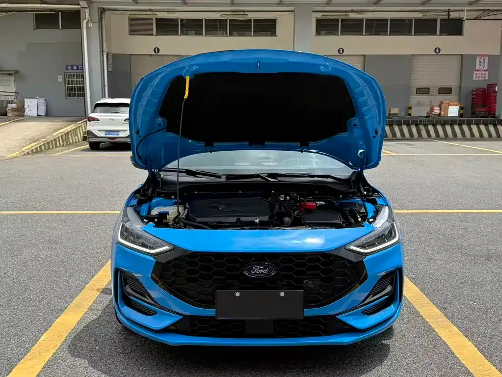 Ford Focus 2023 из CN, фото 3