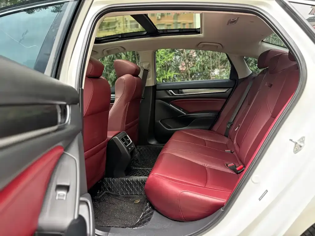 Honda Accord — фото 3