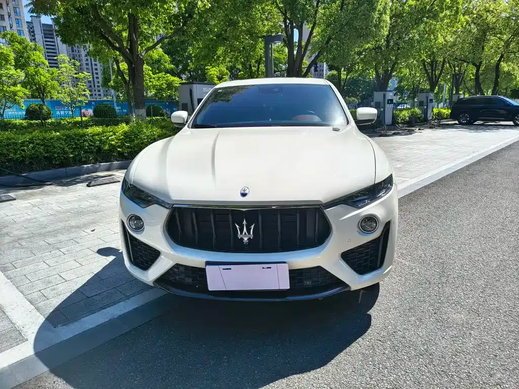 Maserati Levante — фото 10