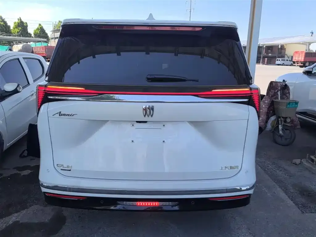 Buick GL8 Hybrid — фото 4