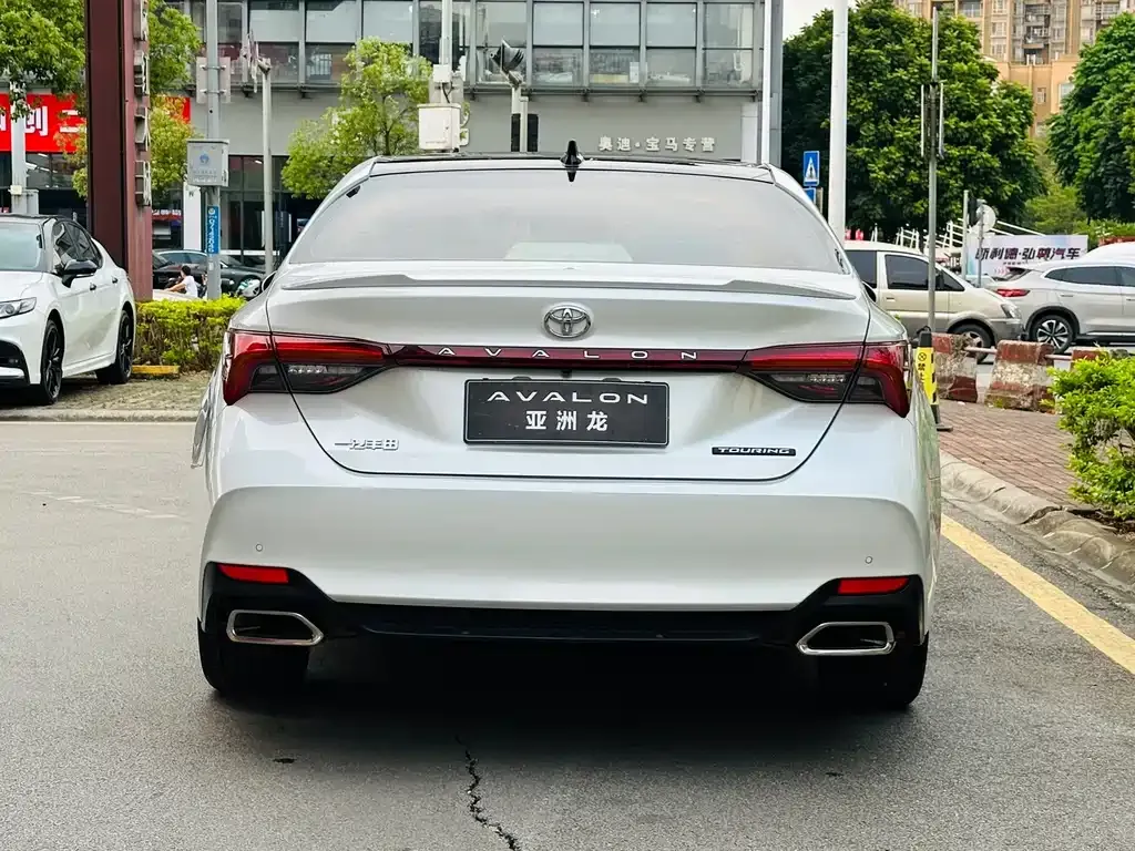Toyota Avalon — фото 4