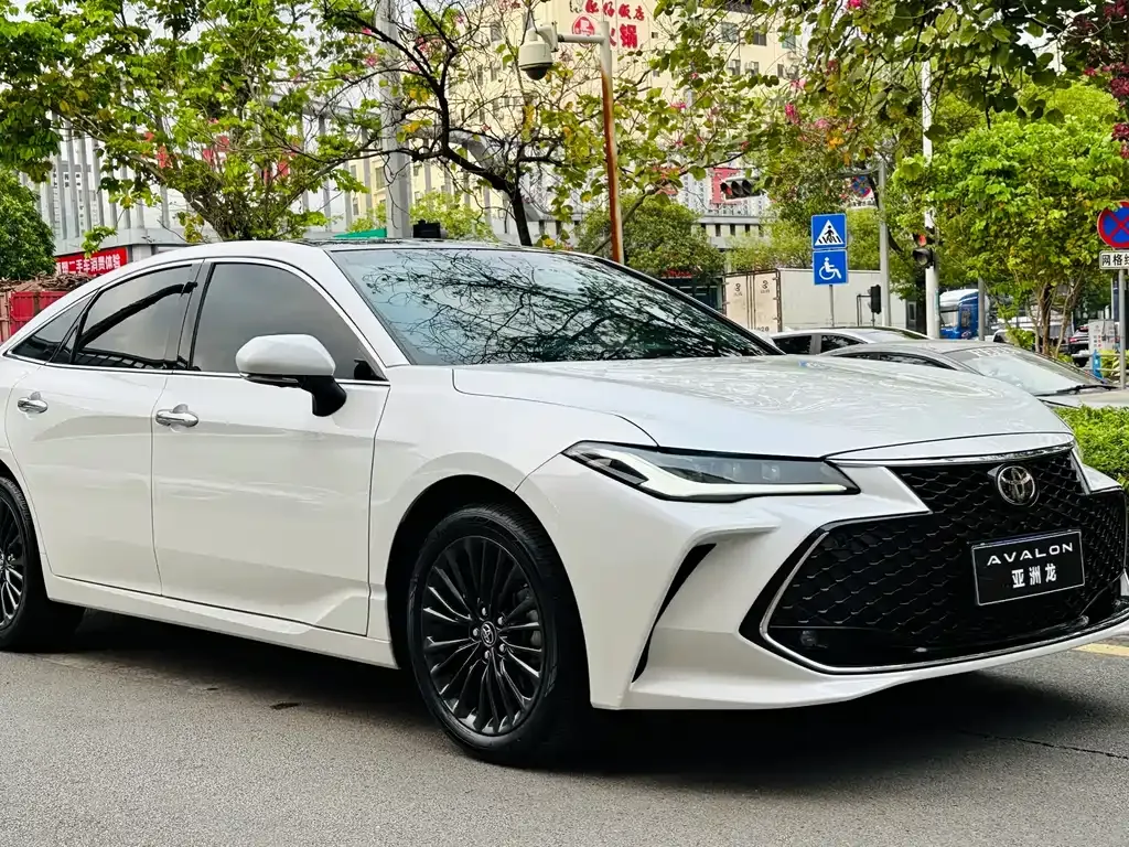 Toyota Avalon — фото 10