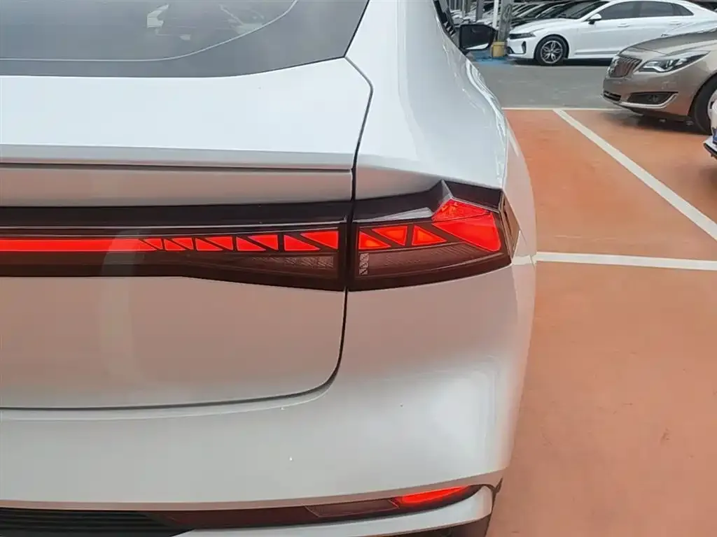 Changan UNI-V 2024 из CN, фото 7