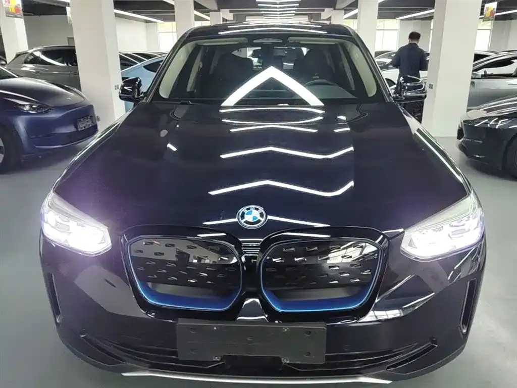 BMW iX3 — фото 6