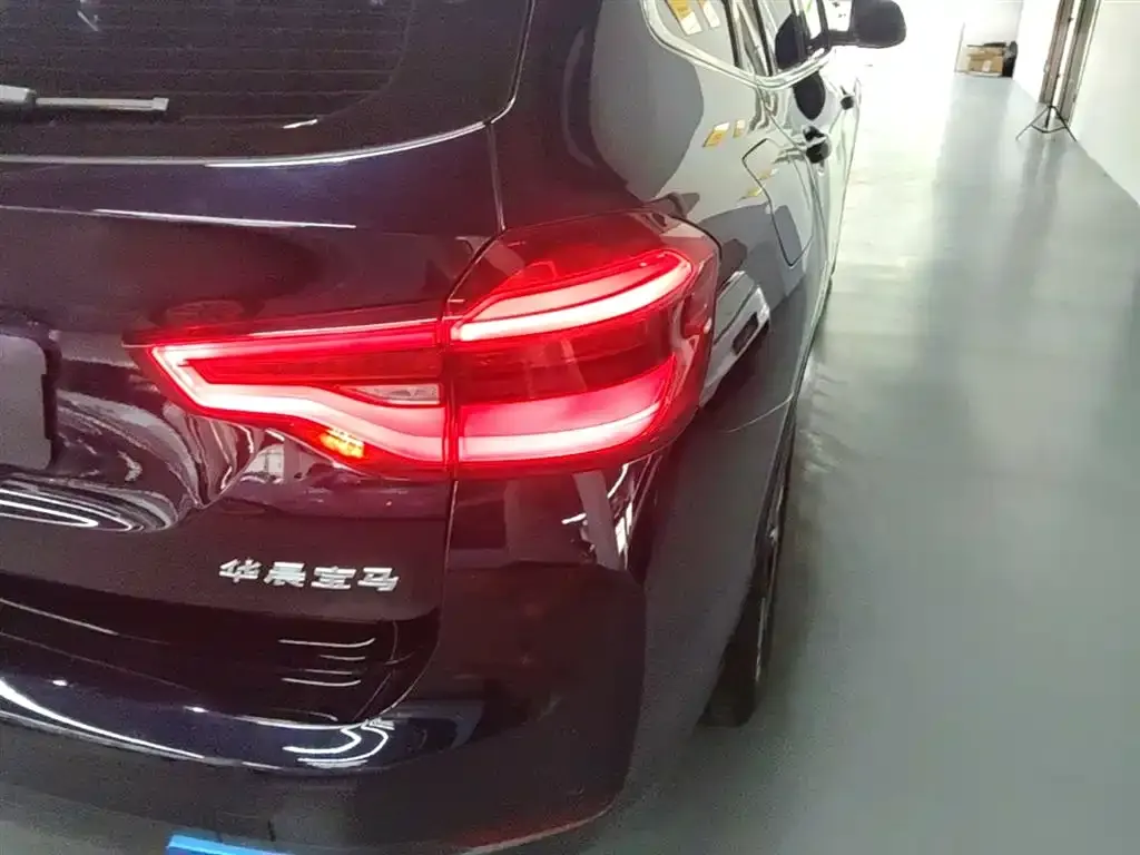 BMW iX3 — фото 4