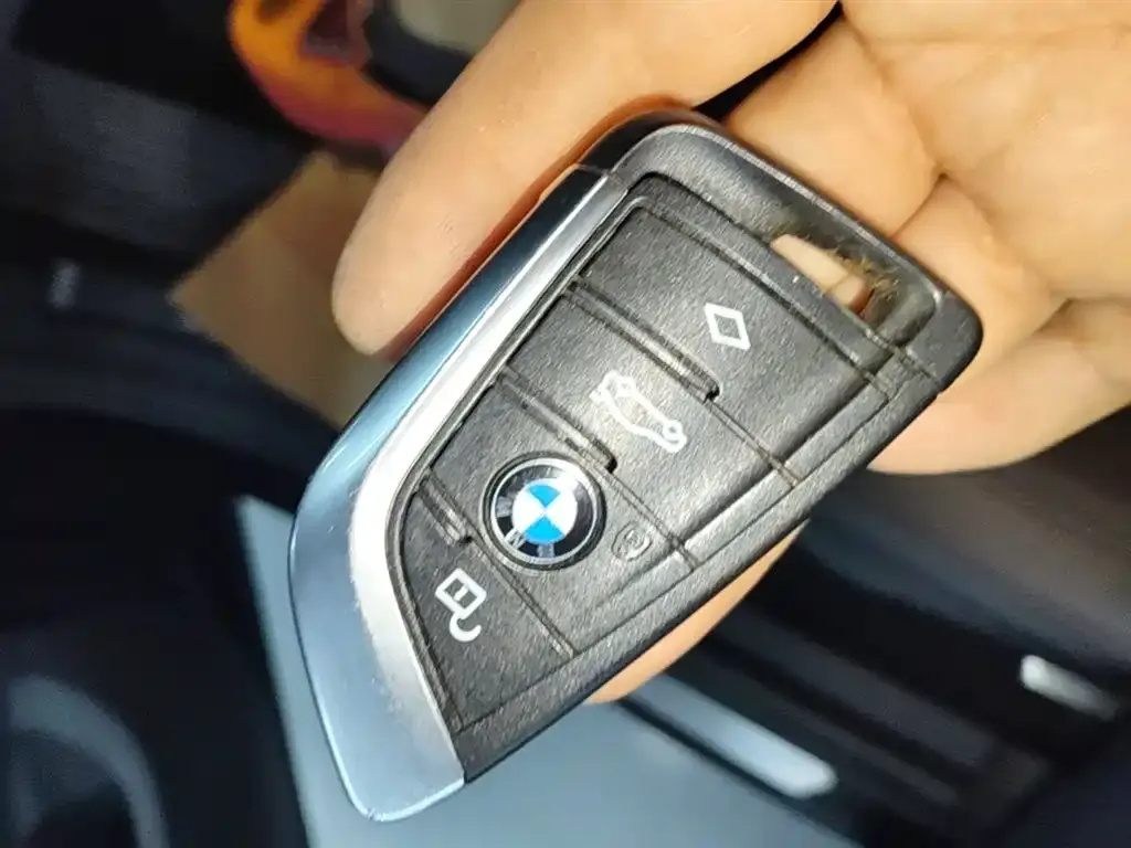 BMW iX3 — фото 2