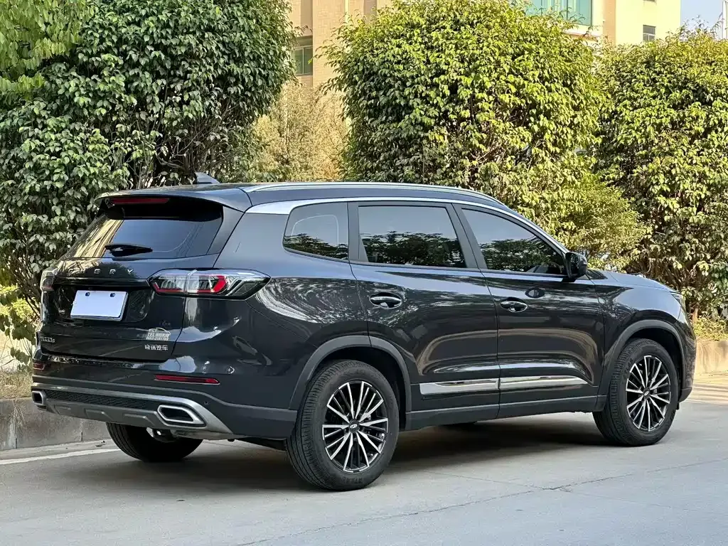 Chery Tiggo 8 — фото 10