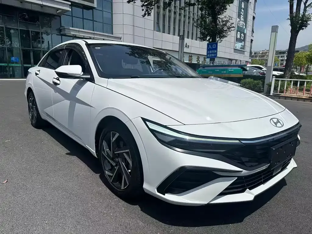 Hyundai Elantra — фото 9