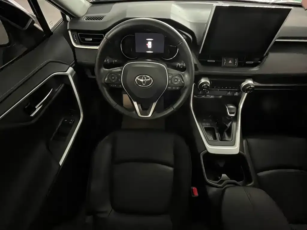 Toyota RAV4 — фото 4