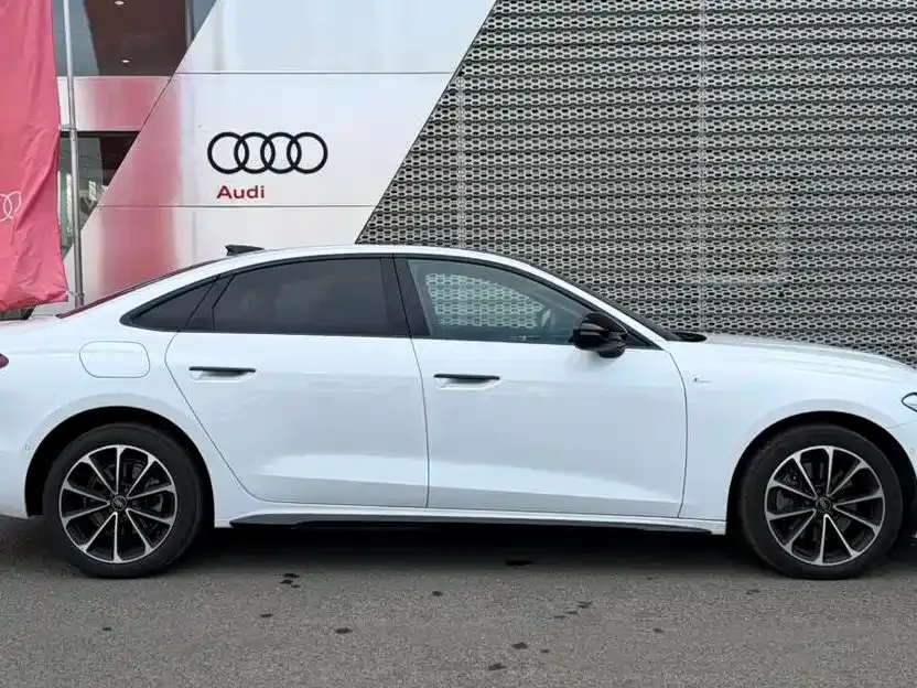 Audi A5L — фото 5
