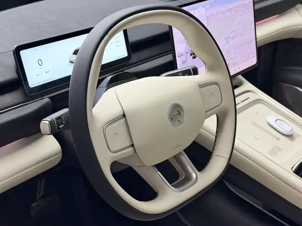NIO EC6 — фото 10