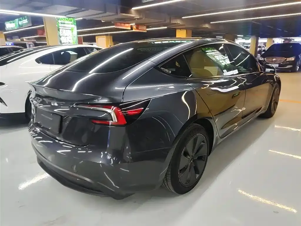 Tesla Model 3 — фото 2