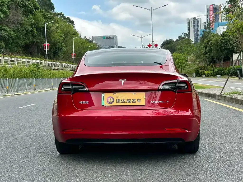 Tesla Model 3 — фото 7