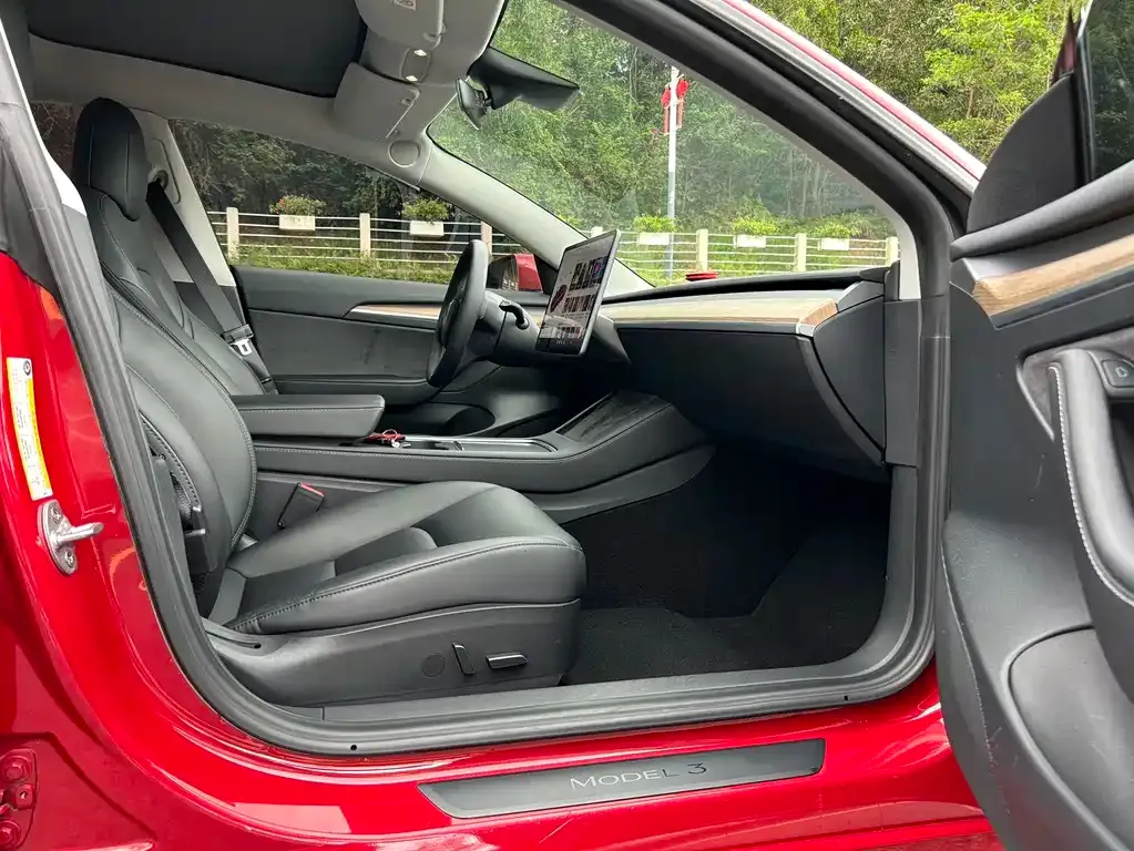 Tesla Model 3 — фото 5