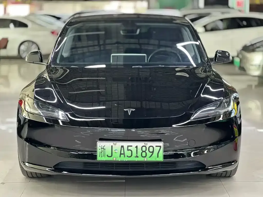 Tesla Model 3 — фото 6