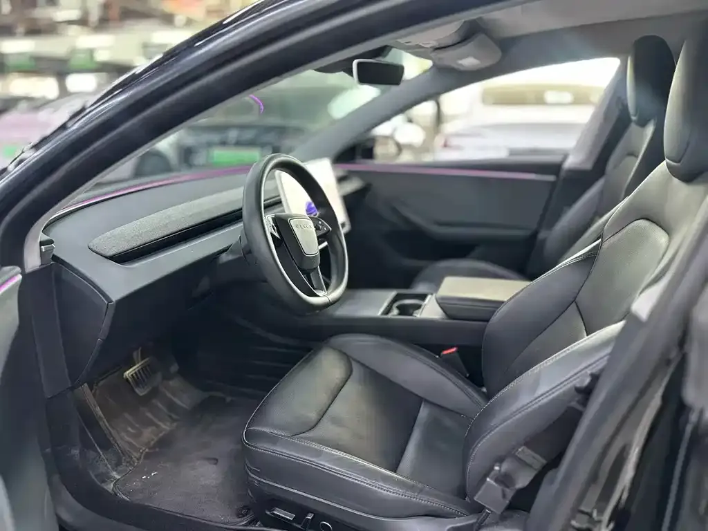 Tesla Model 3 — фото 3