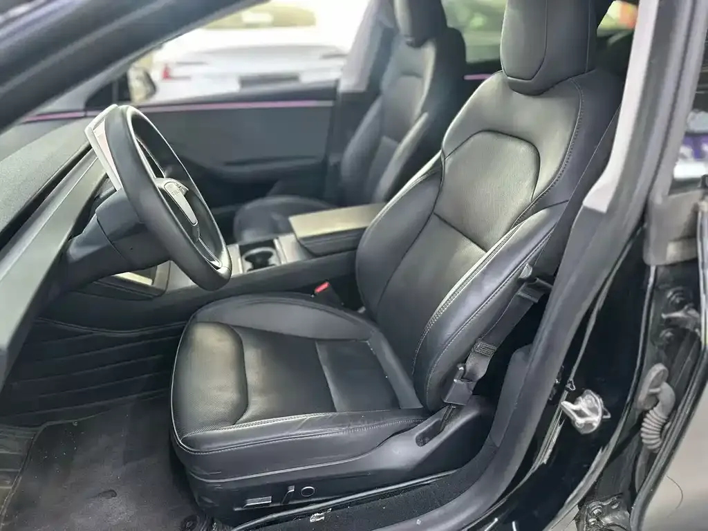 Tesla Model 3 — фото 4
