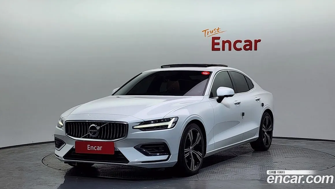 Volvo S60 — фото 1