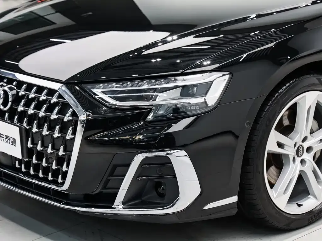 Audi A8 — фото 10