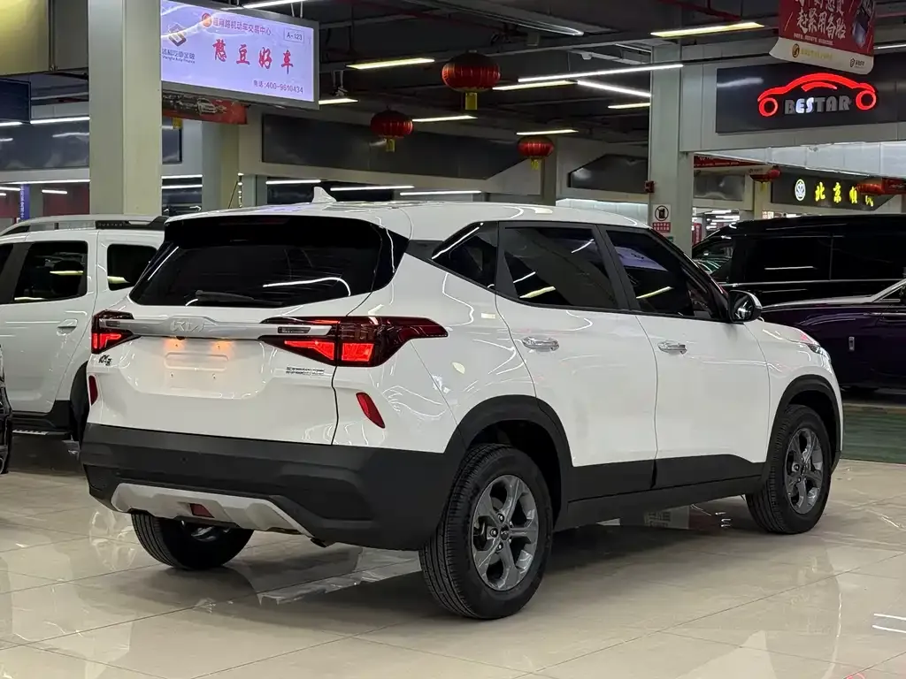 Kia KX3 2022 из CN, фото 9
