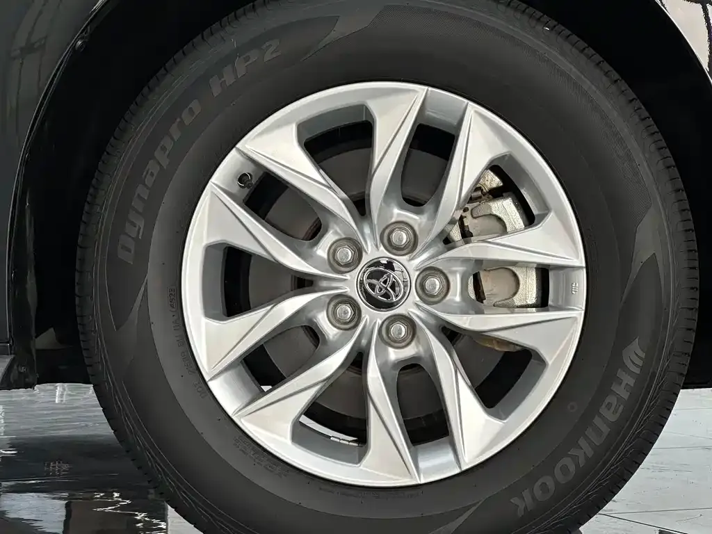 Toyota Granvia — фото 8