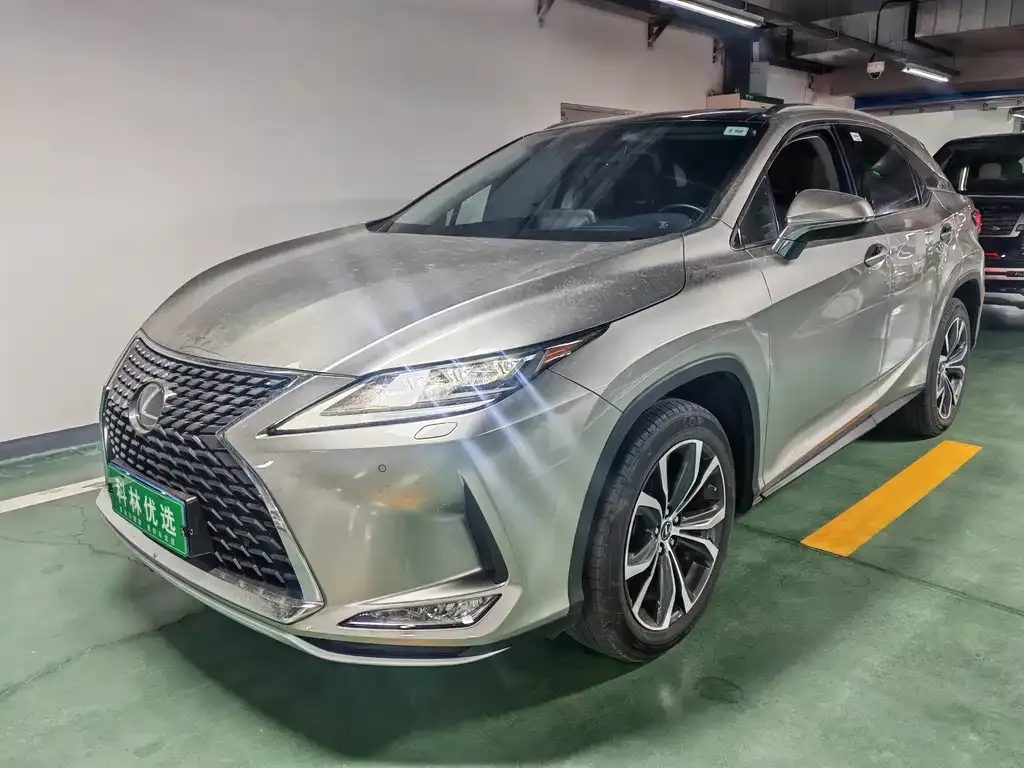 Lexus RX — фото 1