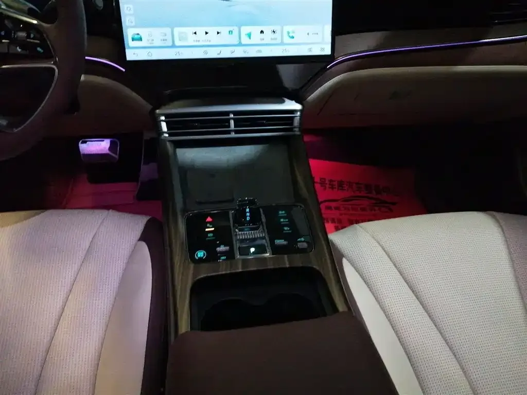 BYD Seal — фото 8