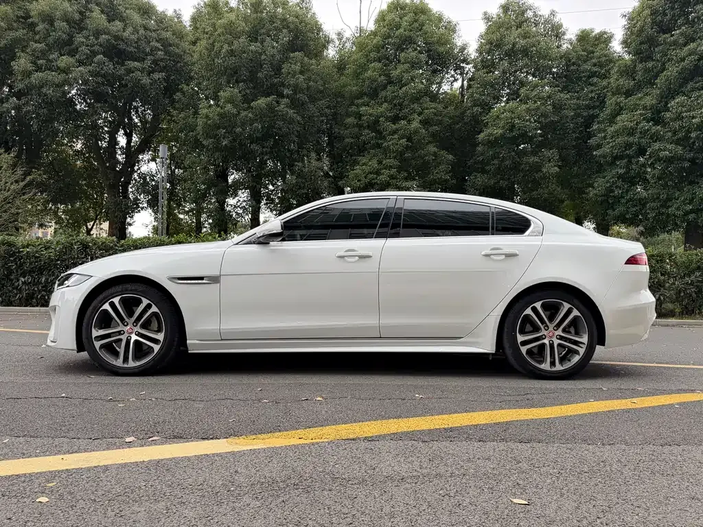 Jaguar XEL — фото 10