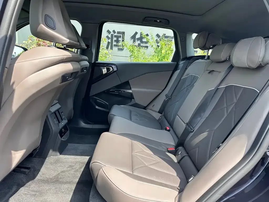 BMW X3 2025 из CN, фото 10