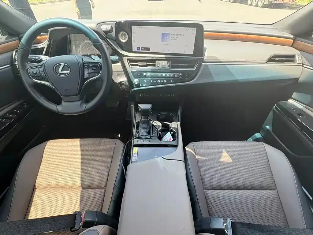 Lexus ES 2024 из CN, фото 4