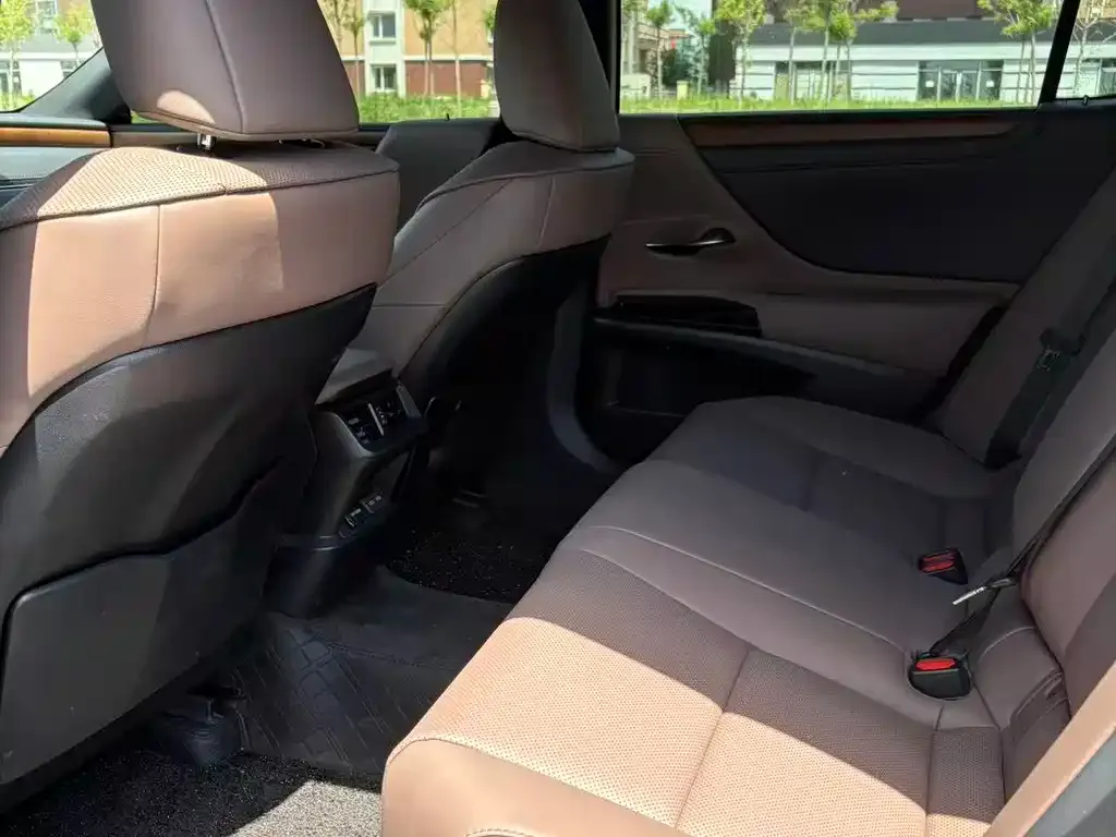 Lexus ES 2024 из CN, фото 9