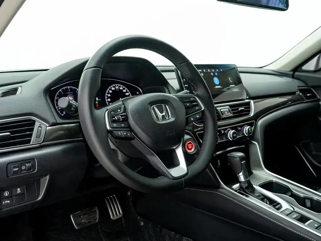 Honda Accord — фото 9