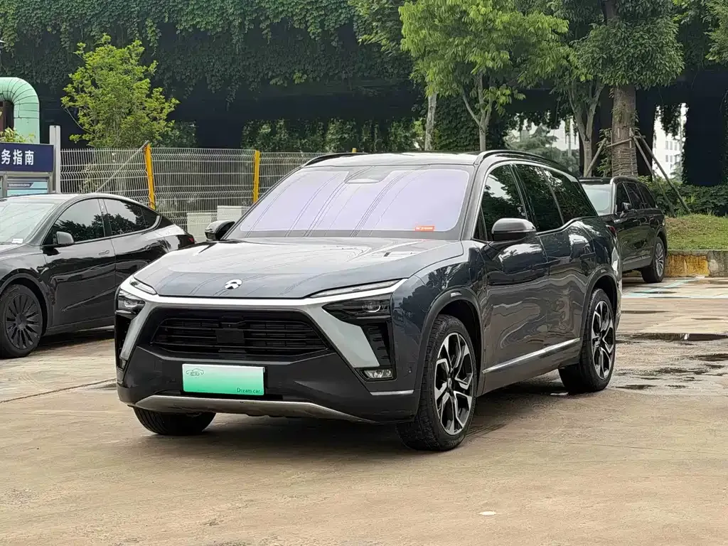 NIO ES8
