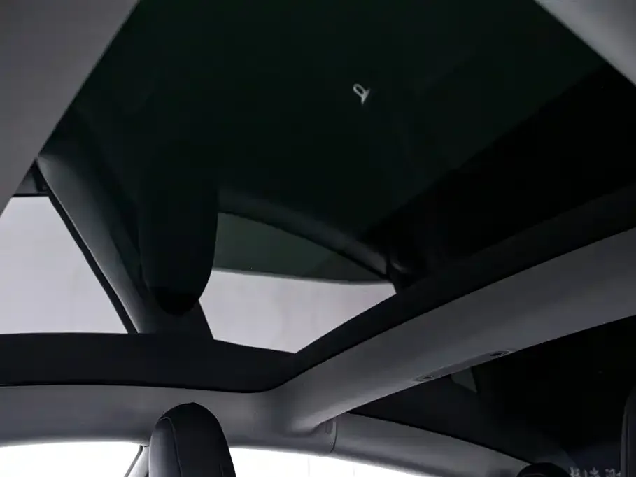 Tesla Model 3 — фото 6