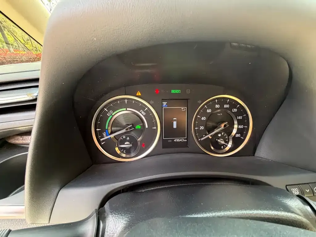 Toyota Alphard — фото 4