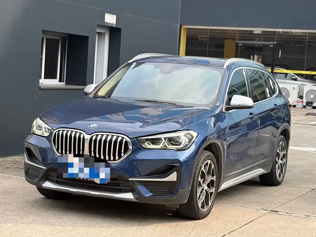 BMW X1 — фото 1
