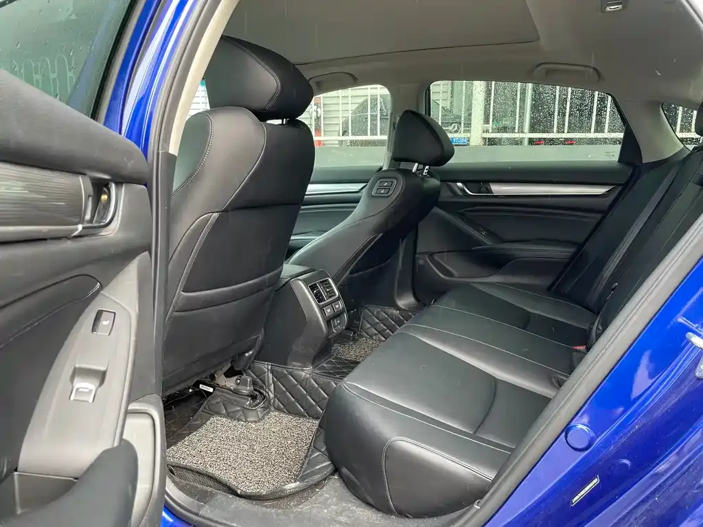 Honda Accord — фото 3