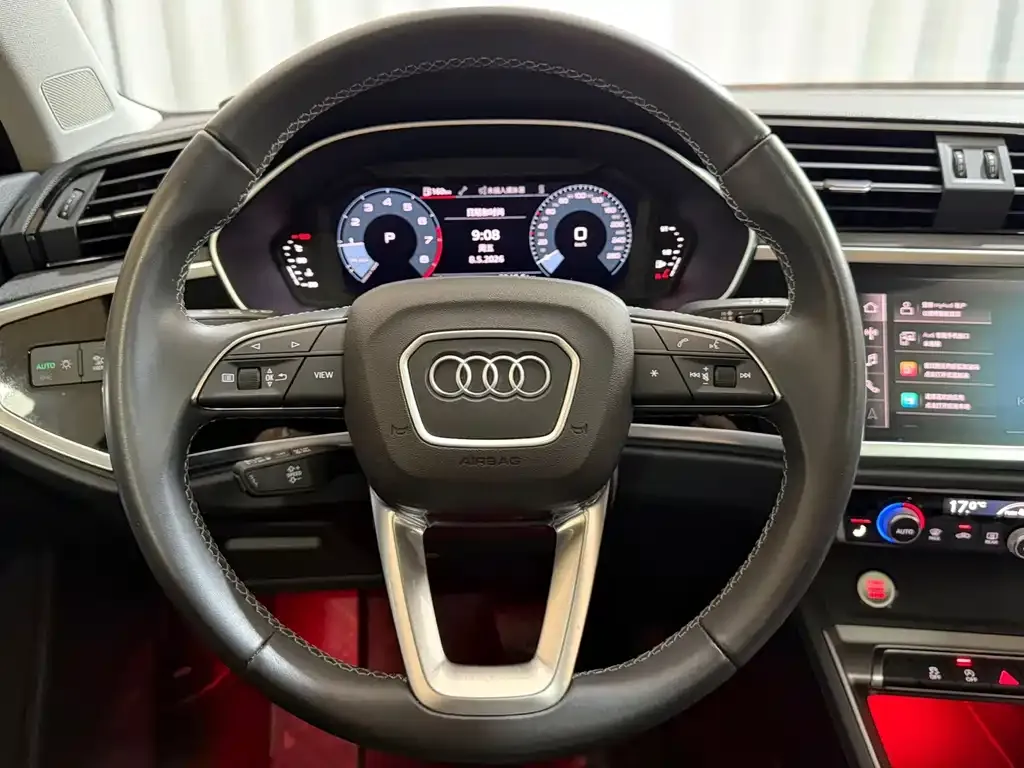 Audi Q3 — фото 10