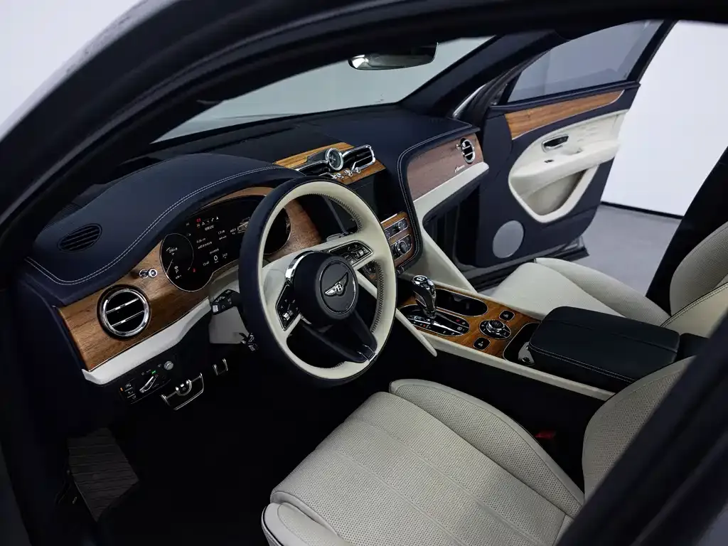 Bentley Bentayga — фото 10