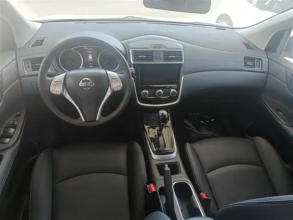 Nissan Tiida 2023 из CN, фото 8