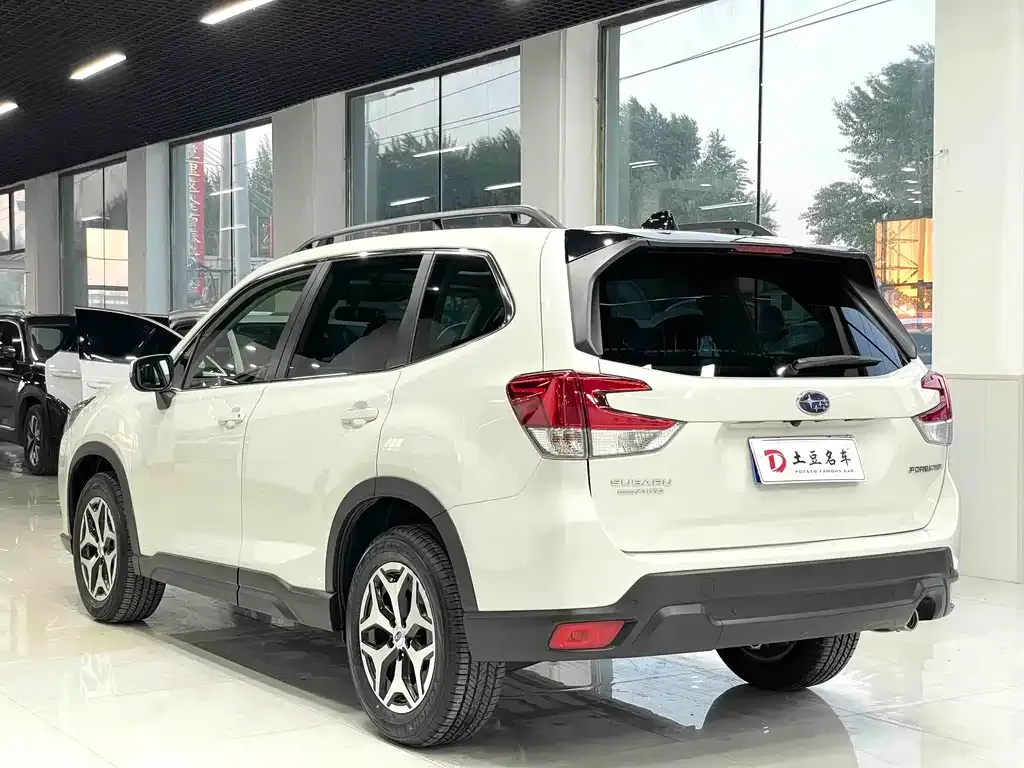 Subaru Forester — фото 3
