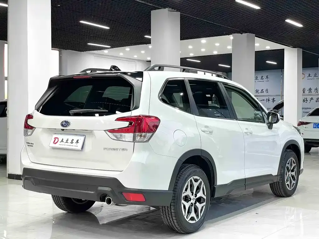 Subaru Forester — фото 4