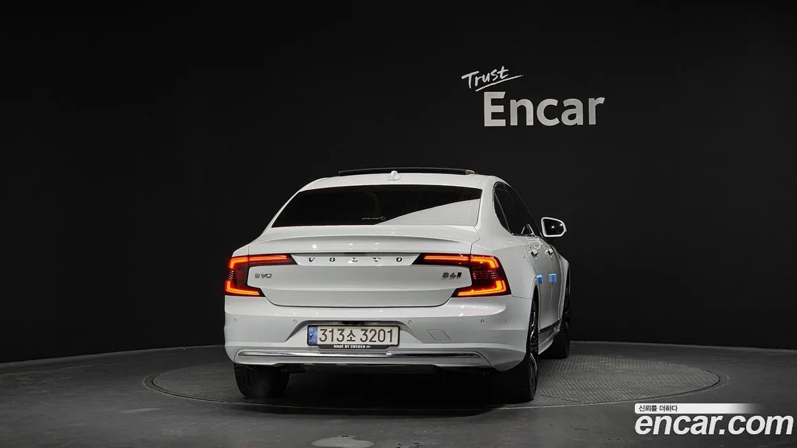 Volvo S90 2022 из KR, фото 2