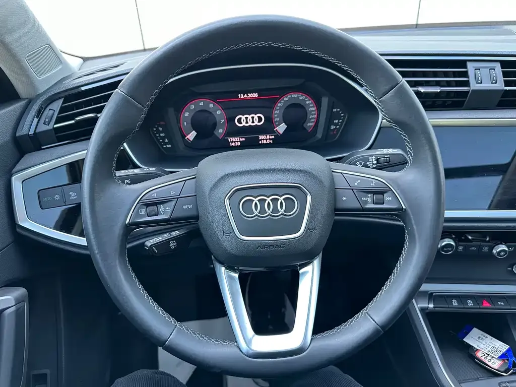 Audi Q3 — фото 8