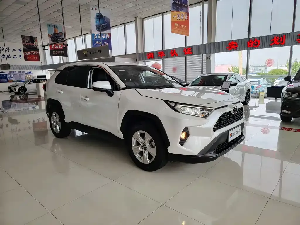 Toyota RAV4 2023 из CN, фото 10